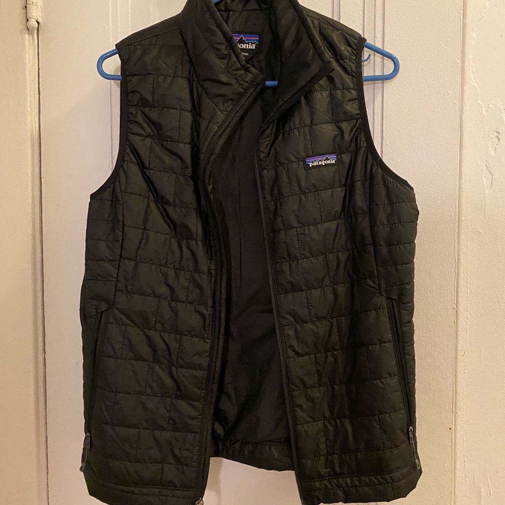 Patagonia Black Quilted Puffer Vest Medium